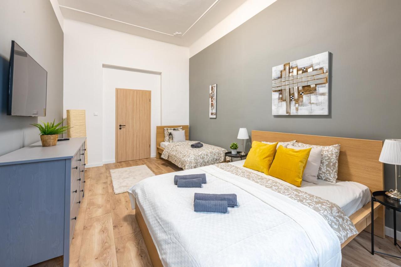 Deluxe Kazincy Apartment In The Heart Of Budapest Bagian luar foto